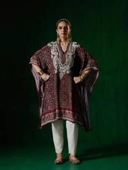 House of Chikankari - Women Brown Crepe Chikankari Short Kaftan