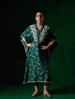 House of Chikankari - Women Green Crepe Chikankari Kaftan