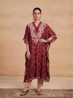 House of Chikankari - Women Maroon Crepe Chikankari Kaftan