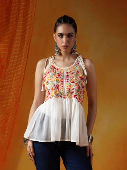 House of Chikankari - Women White Georgette Chikankari Short Kurti