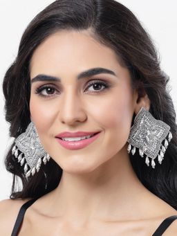 Moedbuille - Sequins & Pearls Studded Contemporary Tasselled Design Silver Plated Stud Earrings