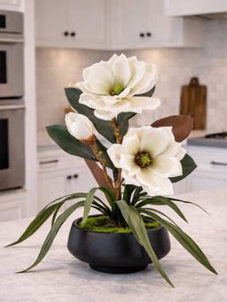 Aarvi Decor - White Faux Leather Magnolia Serenade Arrangement Pot With Flower