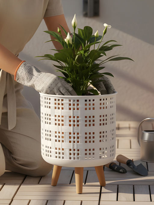Aarvi Decor White Metal And Wood Freestanding Round Mesh Planter