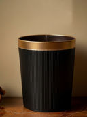 Black color option, Currently selected