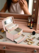 Pink color option, Currently selected