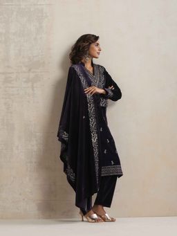 trueBrowns - Purple Velvet Floral Embroidered Kurta with Pant and Dupatta (Set of 3)