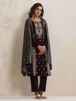 trueBrowns - Purple Velvet Sequined Embroidered Kurta with Pant and Dupatta (Set of 3)