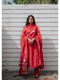 House of Pink - Red Chanderi Embroidered & Gota Anarkali Kurta Pant & Dupatta (Set of 3)