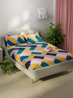 KOPA - Smooth Micro Bedsheet With 2 Pillow Covers Unvague Geometric - Pink/Mustard (Double)