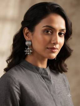 VENI - 92.5 Silver Plated Oxidized Earrings