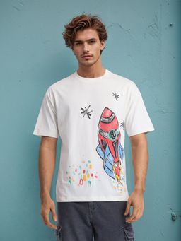 HIGHLANDER - Men White Round Neck Oversized Graphic T-Shirt