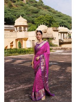 Geroo Luxe - Pink and Purple Zari Woven Bandhani Silk Saree with Unstitched Blouse