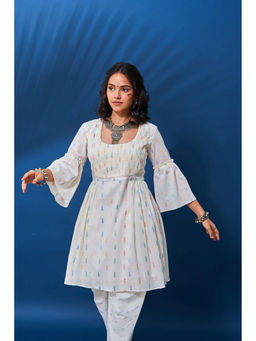 Tanoti - Women Square Neck Bell Sleeves Cotton Kurti