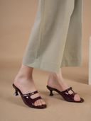 Maroon color option, Currently selected