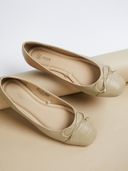 Beige color option, Currently selected