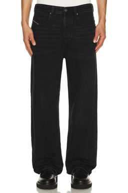 Diesel - Relaxed Fit 2001 D-macro Jean