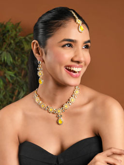 I Jewels - Gold Plated Traditional Kundan Stone Choker Necklace with Earrings & Maangtikka (IJ375Y)