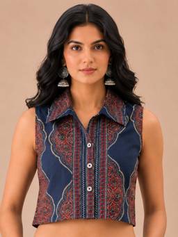 WineRed - Navy Blue Women Printed Sleeveless Casual Crop Top