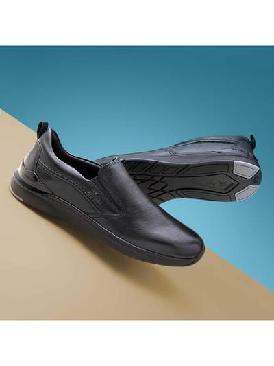 The Beetle Black Men Plain Toe Slip-on Loafers