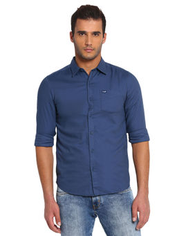 Wrangler - Men Dull Navy Solid Slim Fit Shirt