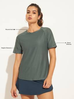 CLOTHWIK - Green Women Solid Workout T-Shirt