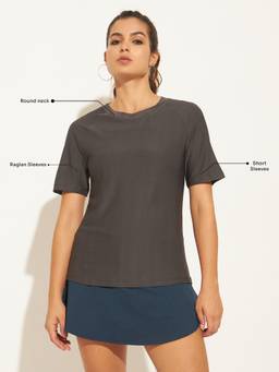 CLOTHWIK - Grey Women Solid Workout T-Shirt