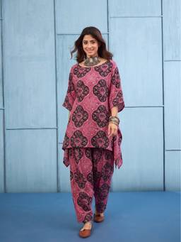 InWeave - Pink Dabu Boat Neck Kurta With Salwar