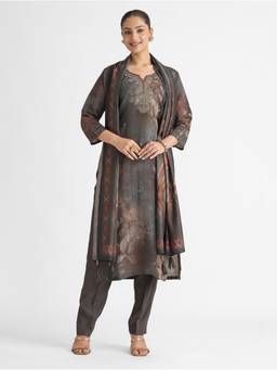 Women Plus - Grey Embroidered Digitally Printed Viscose Silk Kurta With Pant And Dupatta