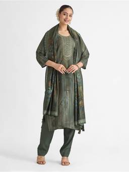 Women Plus - Green Embroidered Digitally Printed Viscose Silk Kurta With Pant And Dupatta
