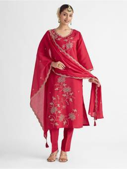 Women Plus - Red Embroidered Viscose Silk Kurta With Pant And Dupatta