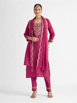 Women Plus - Pink Embroidered Viscose Silk Kurta With Pant And Dupatta