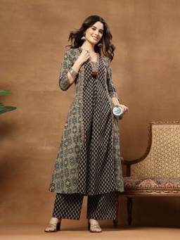 Kimayra - Black Women Ethnic Motifs Printed Panelled Pure Cotton Kurta with Palazzo