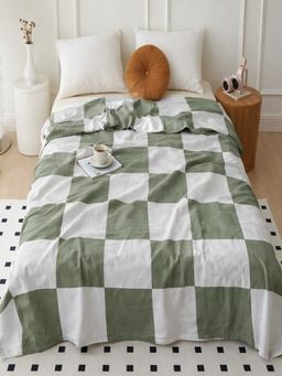 Threadwear - White & Green Checkered 300 Tc Cotton Bed Dohar (Double)