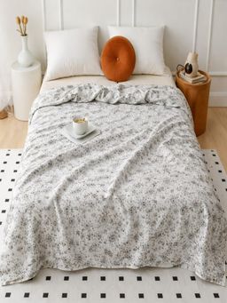 Threadwear - White Floral 300 Gsm Cotton Bed Comforter (Double)