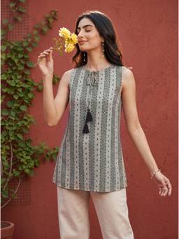 Mamicha - Grey Nyx Top