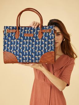 FARGO - Women Blue Tote Bag