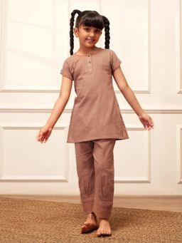Vastramay - Girls Brown Cotton Short Kurta with Pant