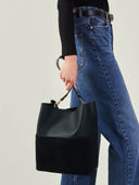 Black color option, Currently selected