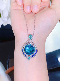 Designs & You - Green Silver Plated Cubic Zirconia Studded Contemporary Shaped Necklace