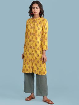 Aarke Ritu Kumar - Yellow Floral Print Kurta With Trouser (Set Of 2)