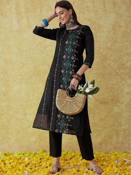 Gahan - Women Embroidered Sequence Black Kurta with Pant