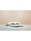 White color option, Sold out, Currently selected