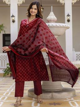 GEKHA - Red Printed Cotton Kurta with Pant and Dupatta