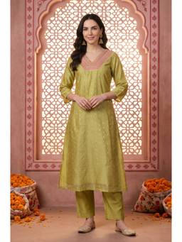 Aurelia - Women's Green Yarn Dyed Chanderi Straight Kurta with Pant