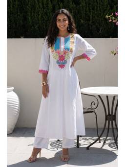 Aurelia - Women's White Thread Embroidered Cotton Flax Flared Kurta with Pant