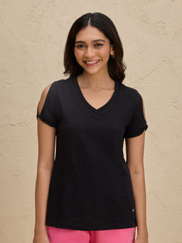 Nykd by Nykaa - Summer Essential Super Comfy Relaxed V Neck Slub Cotton Tee NYLE513 Black