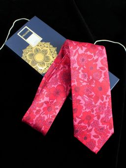 PELUCHE - The Alluring Bud Necktie for Men