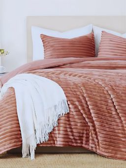 the White Moss - Winter Linea Double Bed Quilt Pink (King)