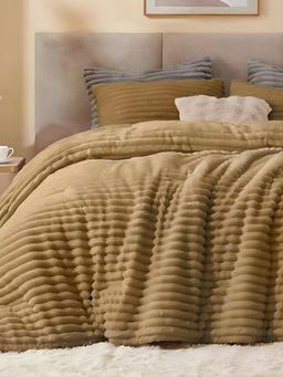 the White Moss - Winter Linea Double Bed Quilt Brown (King)