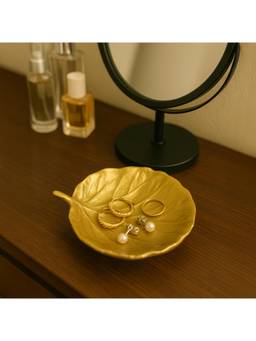 Voncasa - Gold Toned Embossed Decorative Bowl